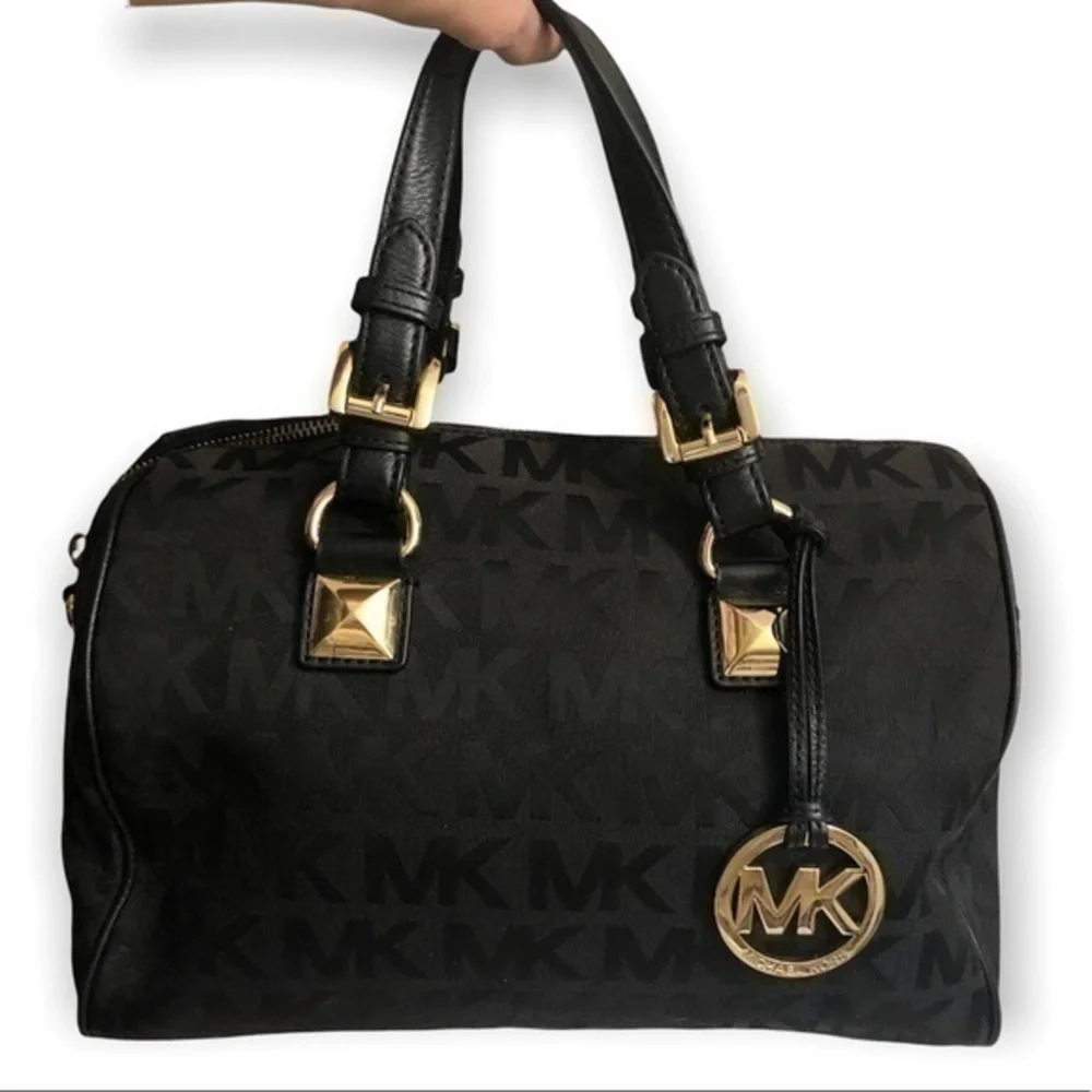 Michael kors black signature mk barrel bag